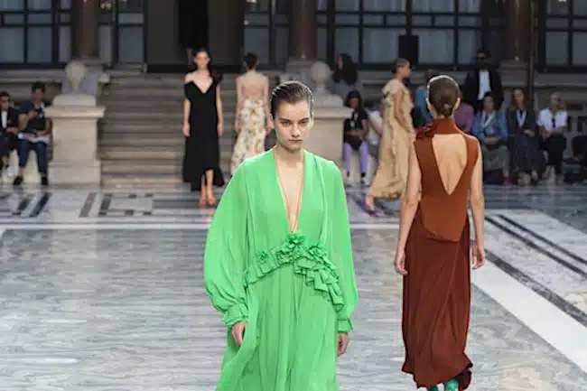 Victoria-Beckham-primavera-estate-2020.
