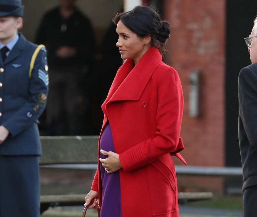 meghan incinta cappotto rosso