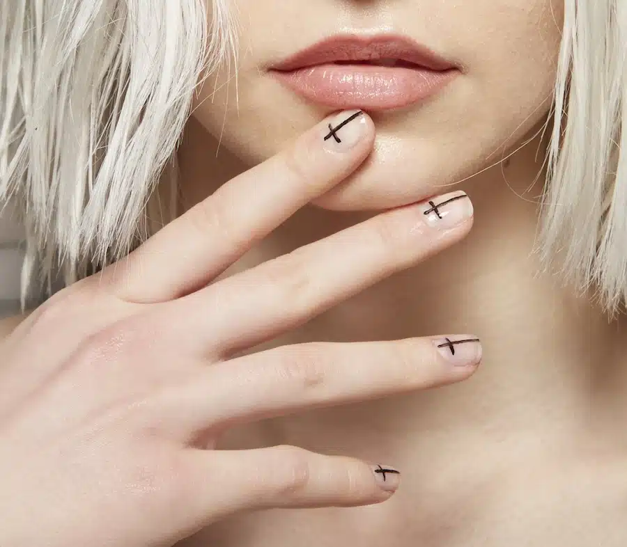 nail art semplici 2024