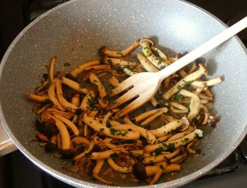 risotto funghi condimento foto 1