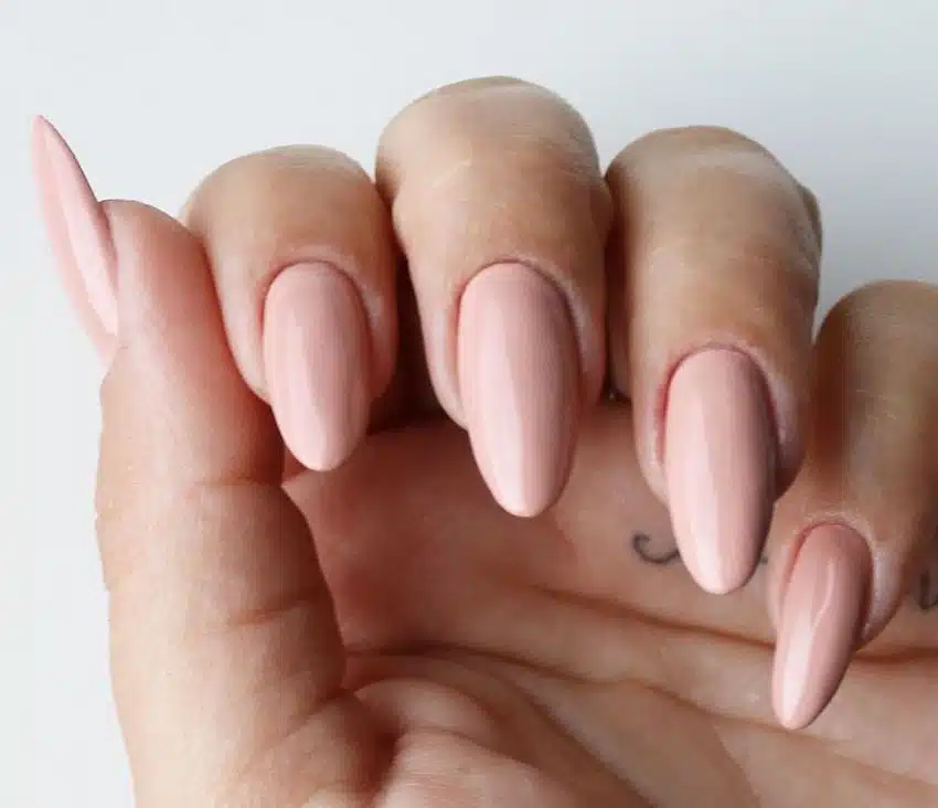 unghie gel color carne cnd shella autunno 2019