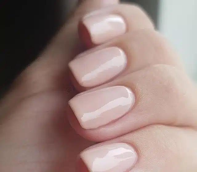 unghie gel nude shellac autunno 2019