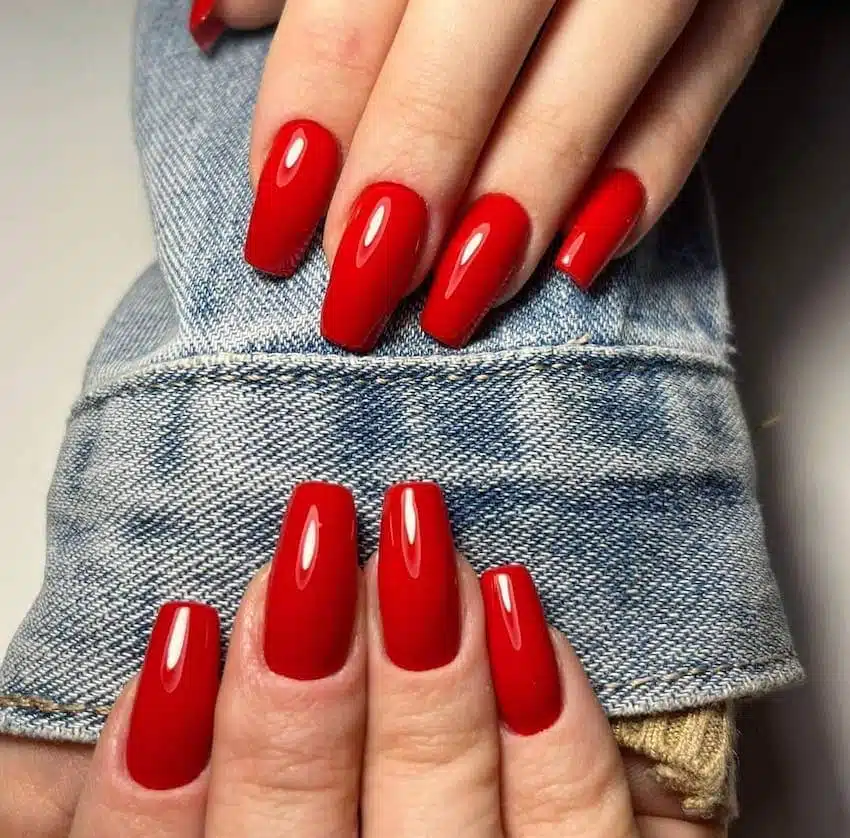 unghie gel rosse 2023-