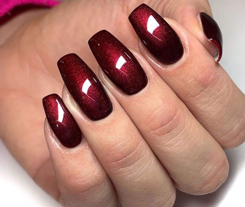 unghie gel rosse brillanti inverno 2019-2020