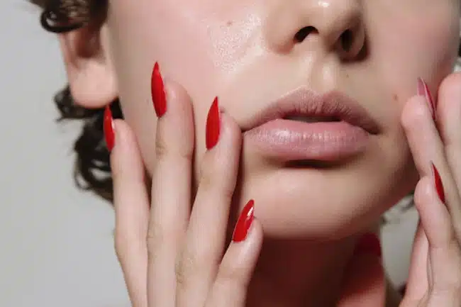 unghie rosse 2020 rossetto nudo