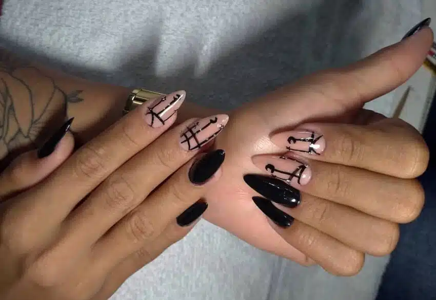 unghie stiletto nere rosa halloween 2019
