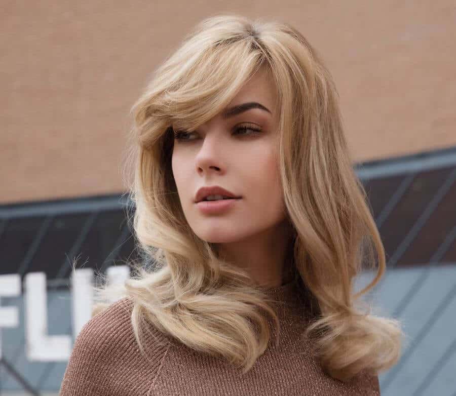 capelli lunghi scalati con ciuffo inverno 2019 2020