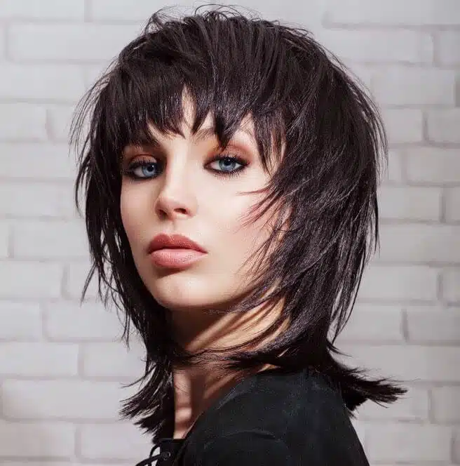 capelli scalati 2020 per ringiovanire