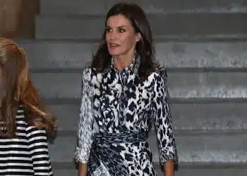 Letizia ortiz abito animalier victoria beckham