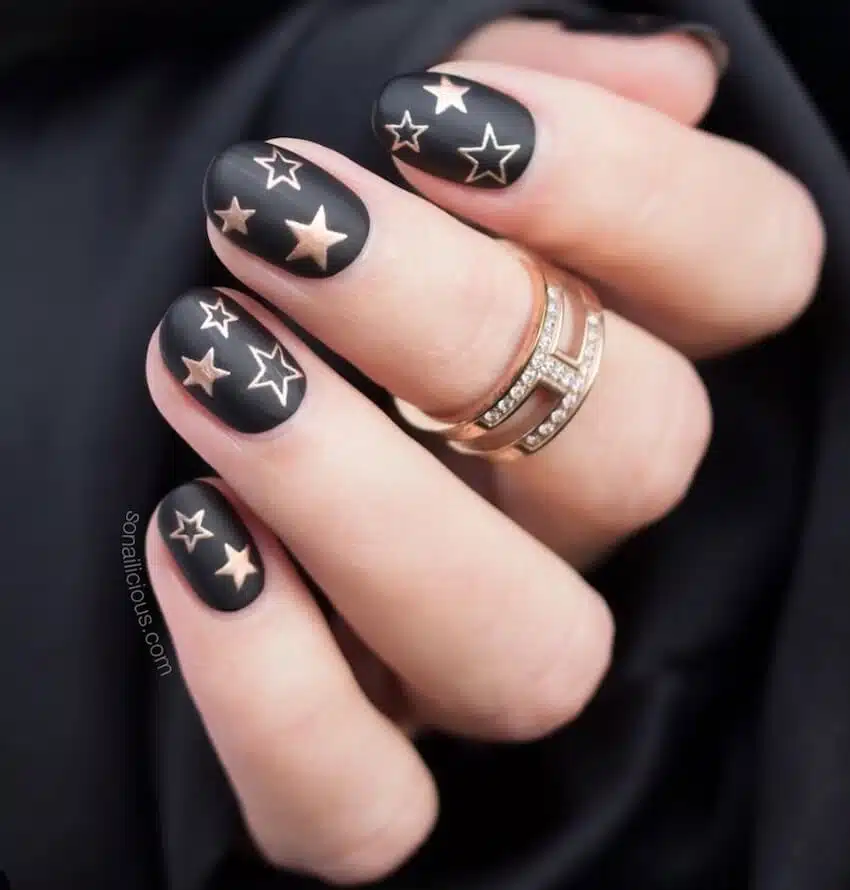 unghie natalizie nere oro inverno 2019 2020