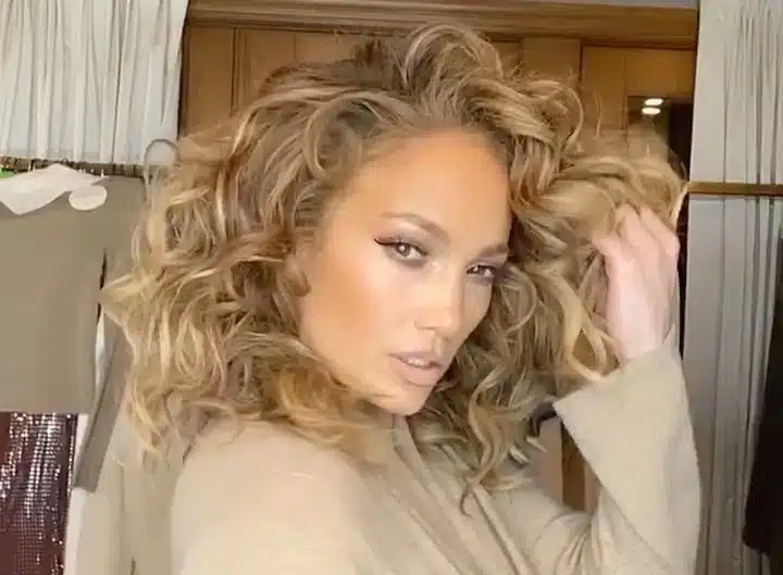 capelli jennifer lopez ricci dicembre 2019