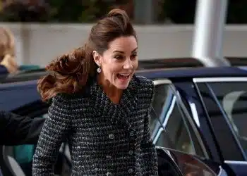Kate Middleton vento gonna 28 gennaio