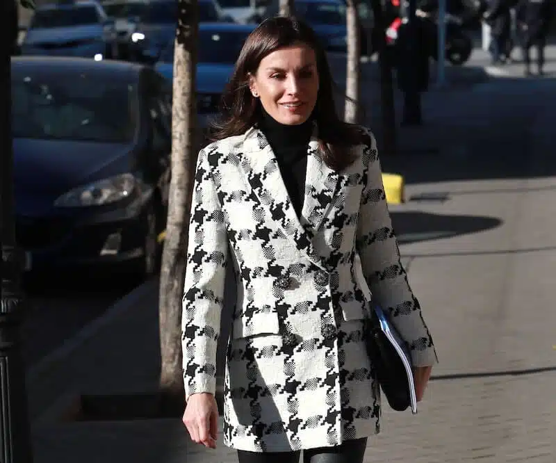 letizia ortiz 10 gennaio 2020- giacca chanel
