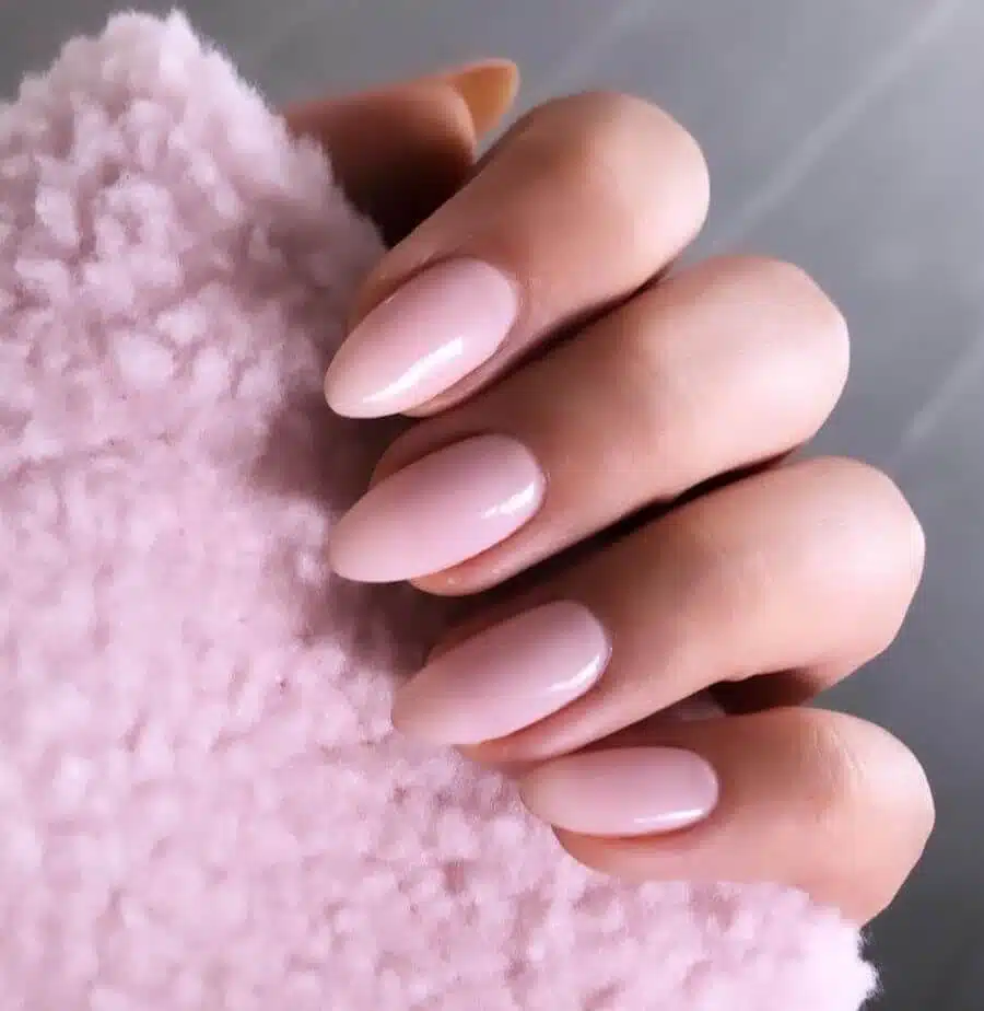 unghie gel rosa confetto 2020