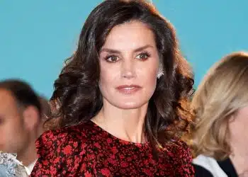 letizia Ortiz capelli ondulati febbraio 2020