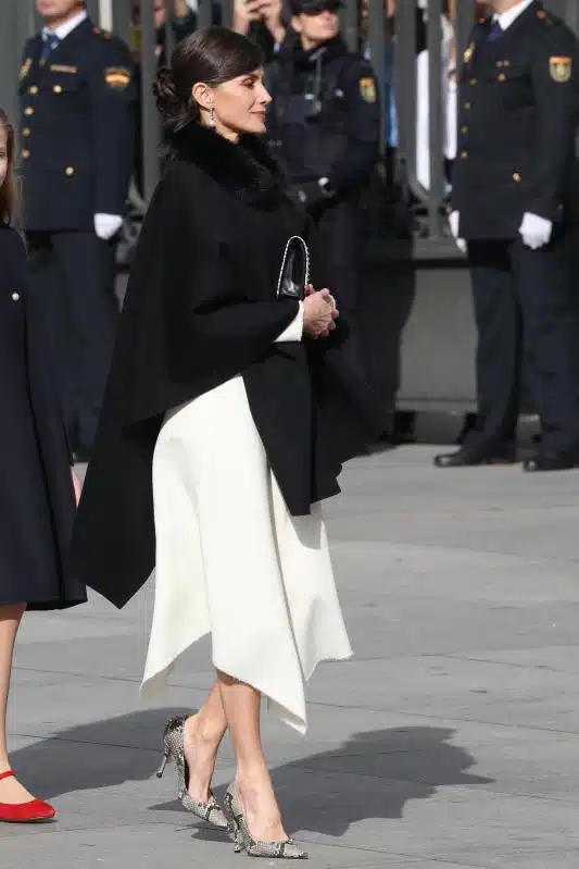 Letizia ortiz cappa elegante