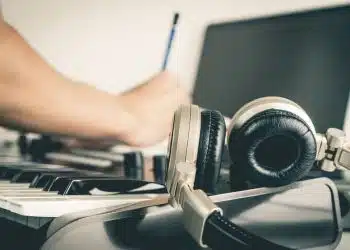 canzoni sulla felicità