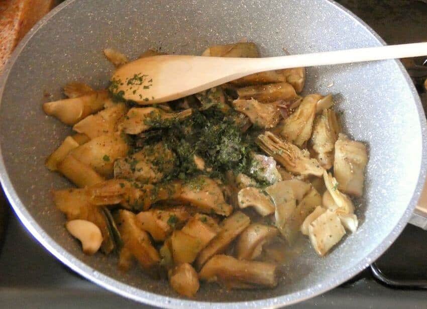 carciofi trifolati in padella-ricetta