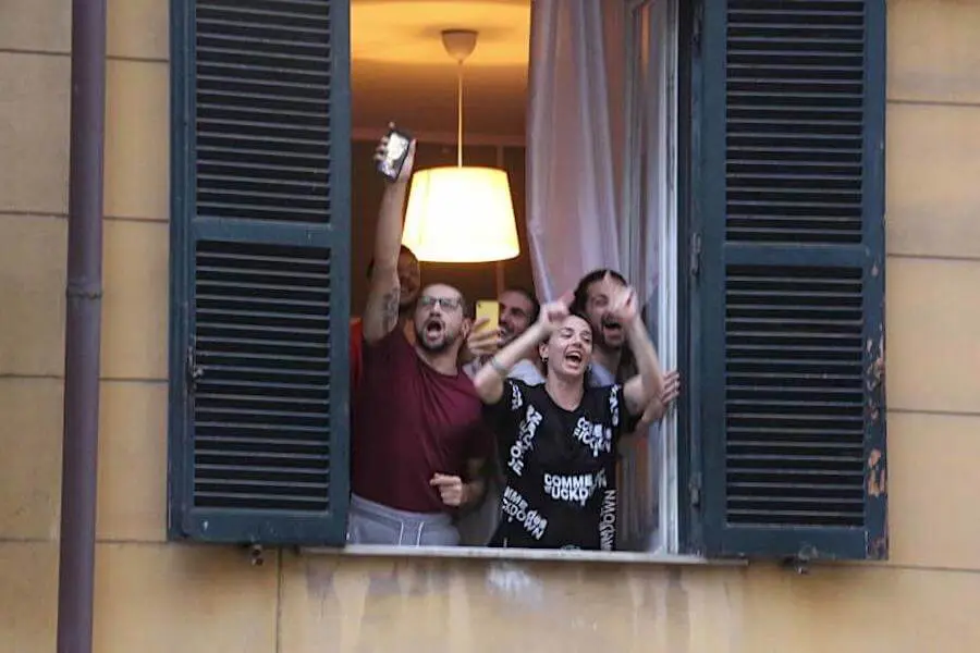 canzoni sul balcone