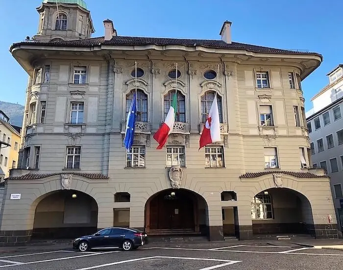 bolzano facebook
