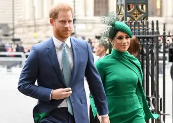 Kate Middleton e William. Cambridge contro Sussex