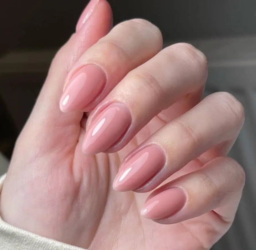 unghie gel 2022 rosa chiaro