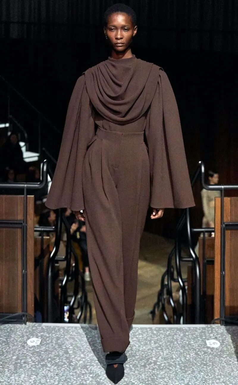 completo maglia e pantaloni