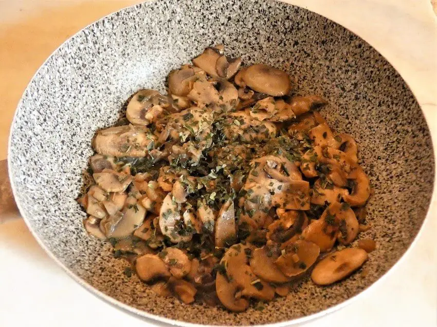 funghi trifolati preparazione