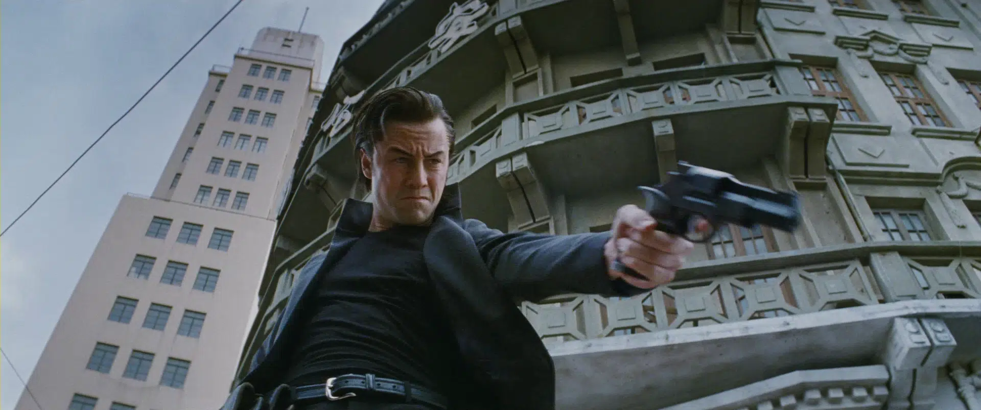 looper film fantascienza prime video