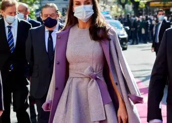 abito cappotto letizia ortiz novembre 2020