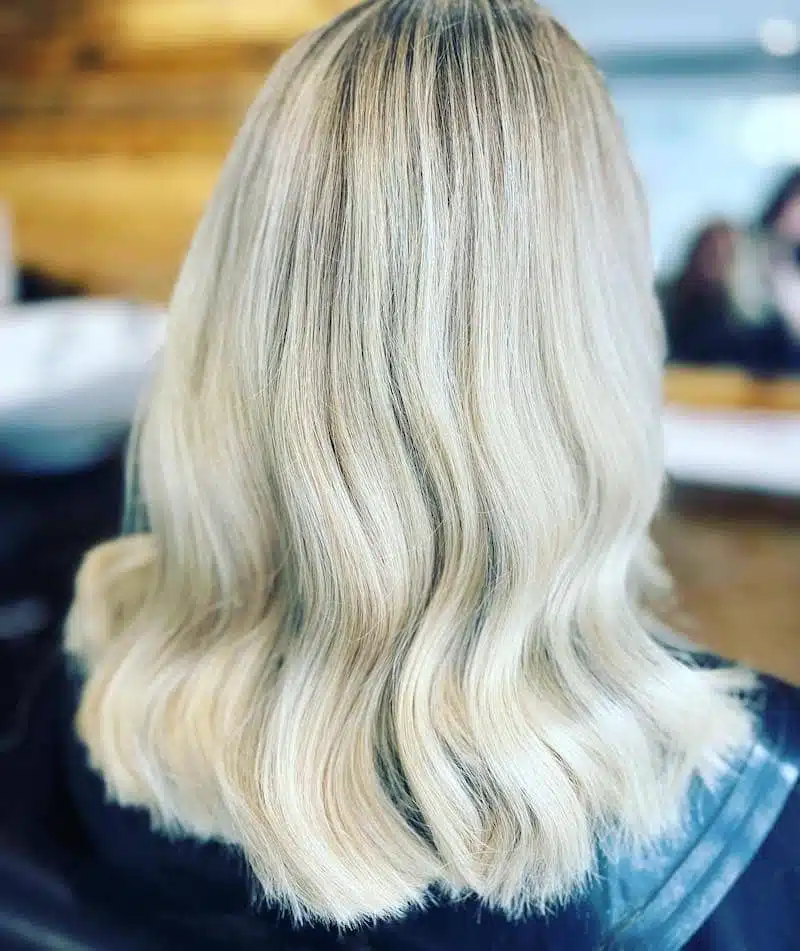 capelli biondo freddo 2023