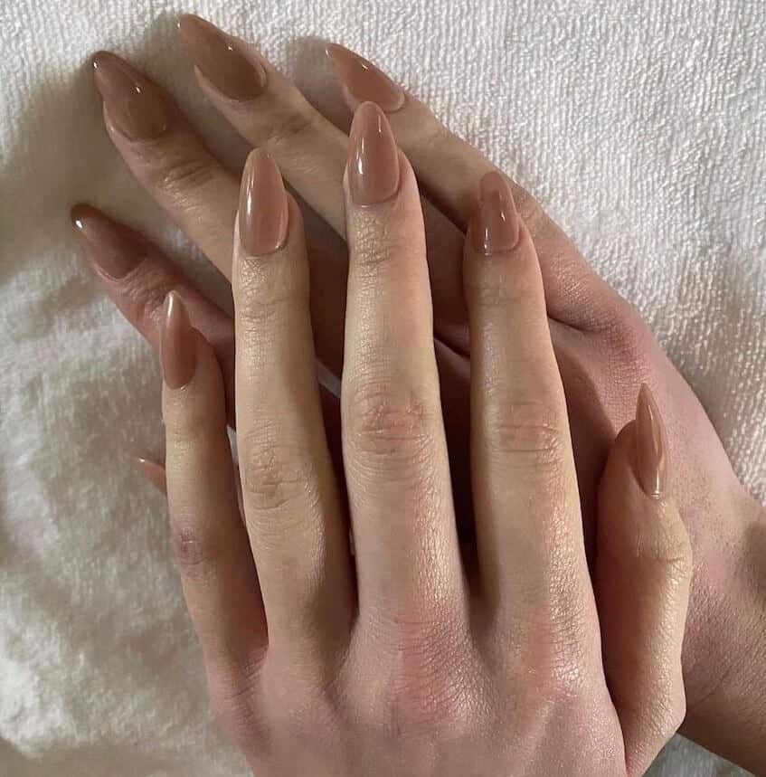 unghie gel 2021 nude color caramello