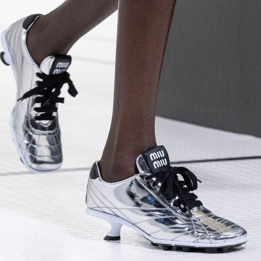 scarpe ultima moda ragazza