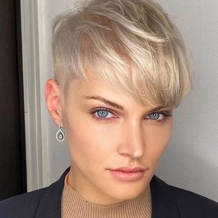 Tagli capelli corti biondi 2021. Idee e tendenze in 15 foto Donne Sul Web