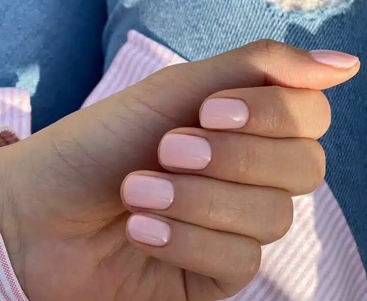 unghie gel rosa primavera estate 2021