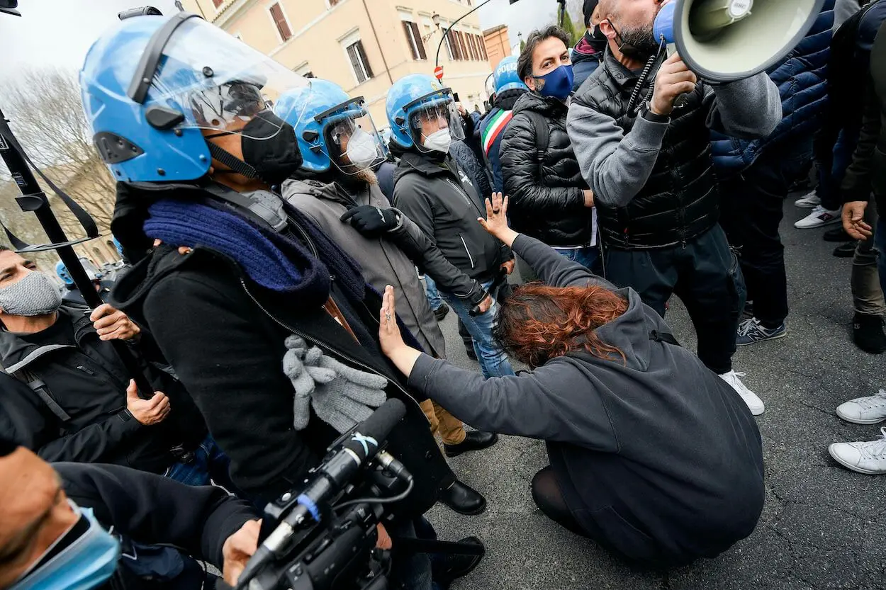 io apro manifestazione