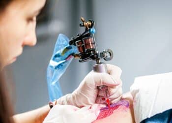 si possono fare i tatuaggi