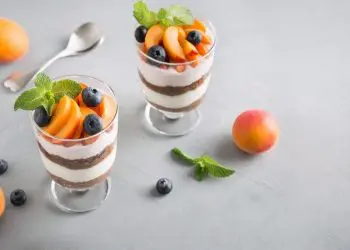 tiramisu senza uova con albicocca