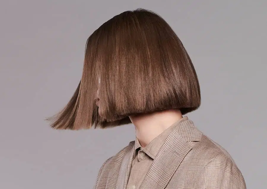 Colore capelli castani sfumature inverno 2021 22