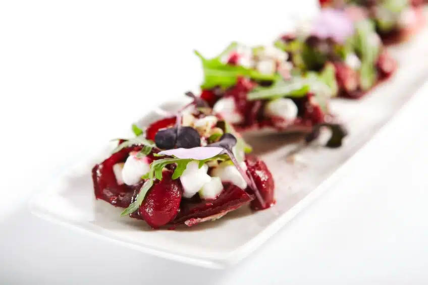 antipasti natalizi tartare di barbabietola