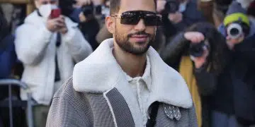 Milano moda uomo assembramenti Fendi