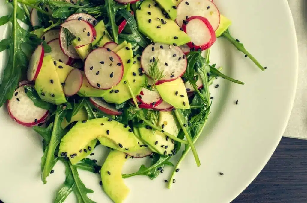insalata di ravanelli e avocado