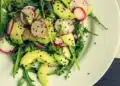 insalata di ravanelli e avocado