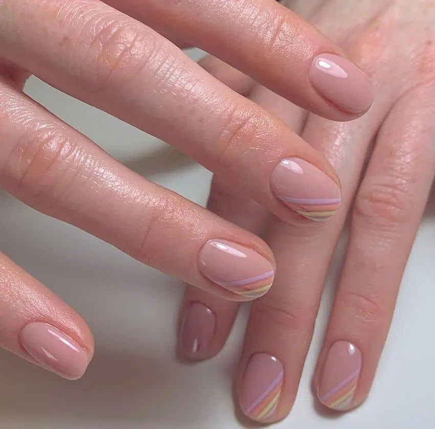 nail art minimal estate 2022
