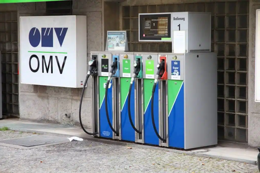 prezzi benzina estero