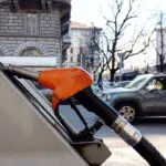 risparmiare benzina trucchi