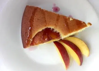 torta alle pesche sciroppate