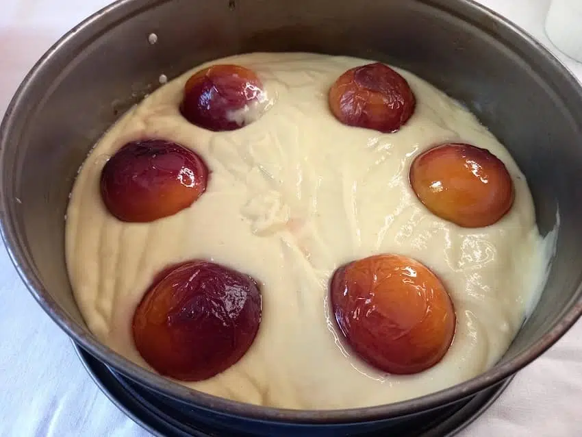 torta di pesche fatta in casa