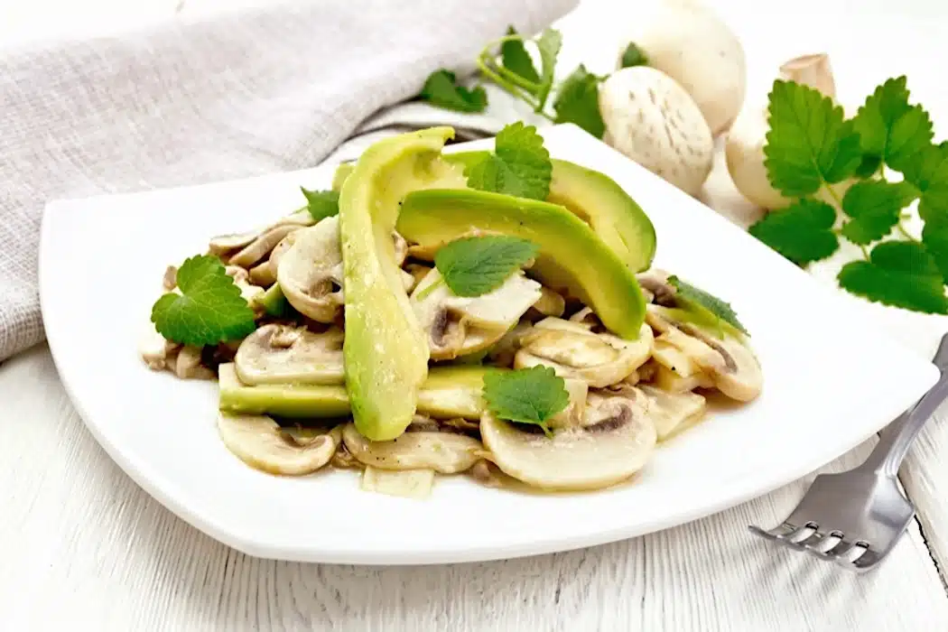 insalata avocado funghi champignon