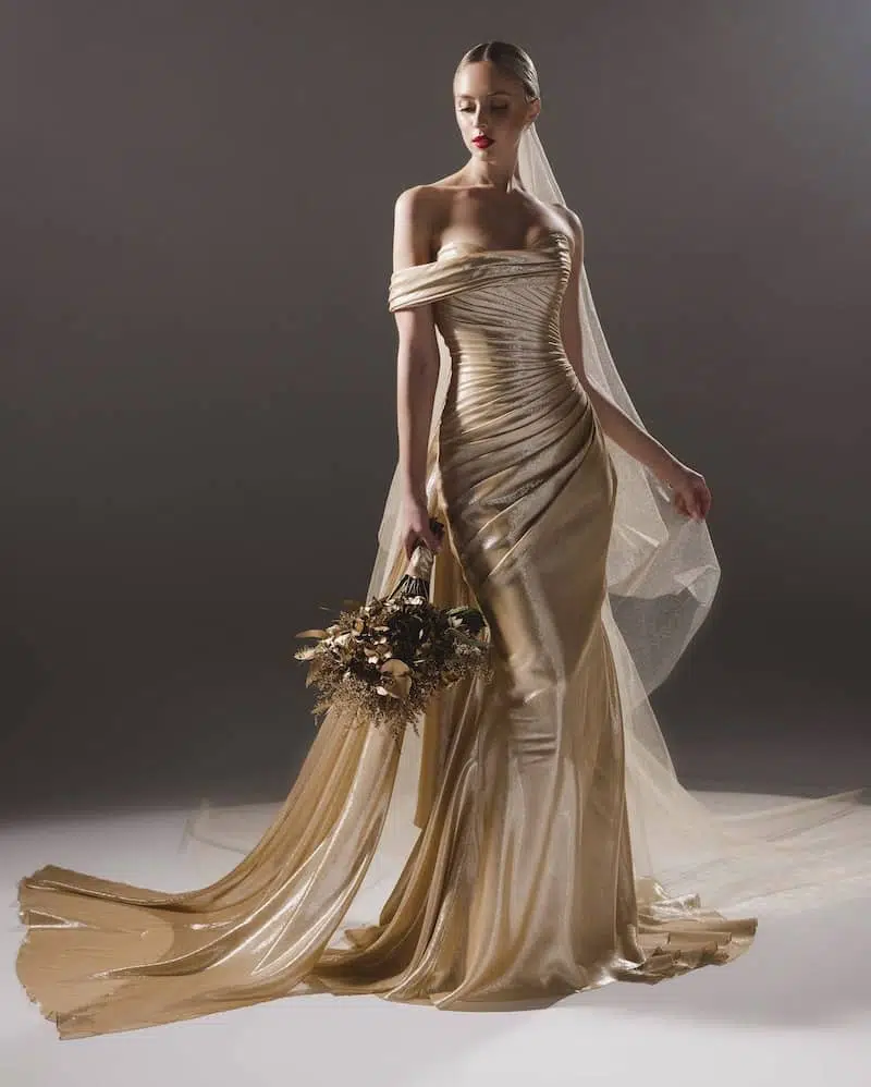 Abito da sposa 2023 - Romona Keveza 001